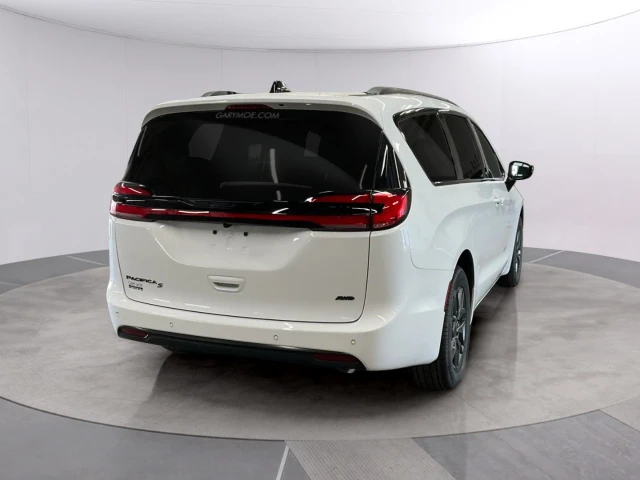 2027 Chrysler Pacifica Select AWD, bílá, dovoz Kanada — foto 5 z 20