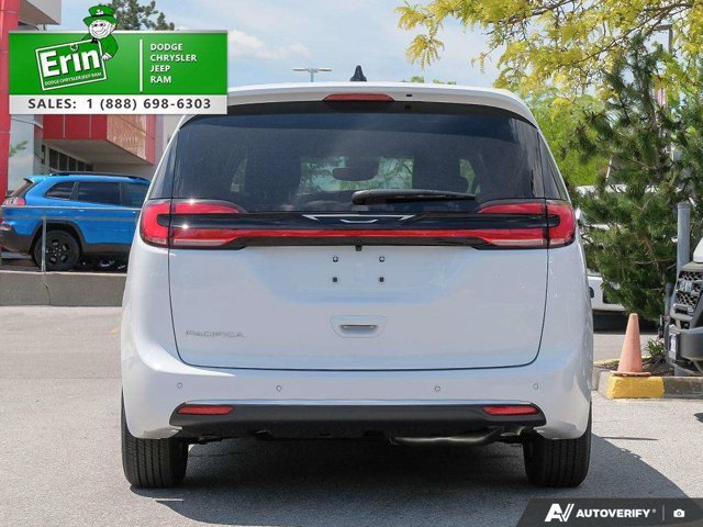 2027 Chrysler Pacifica Select, bílá, dovoz Kanada — foto 5 z 5