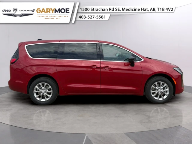 2027 Chrysler Pacifica Select AWD, červená, 18 km, dovoz Kanada — foto 2 z 20