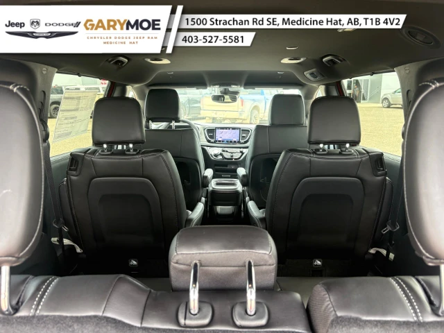 2027 Chrysler Pacifica Select AWD, červená, 18 km, dovoz Kanada — foto 9 z 20