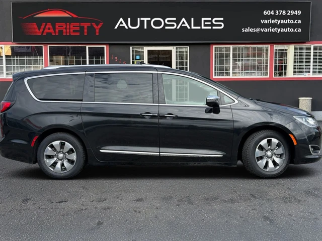 2017 Chrysler Pacifica WGN, černá, 129 891 km, dovoz Kanada — foto 5 z 5
