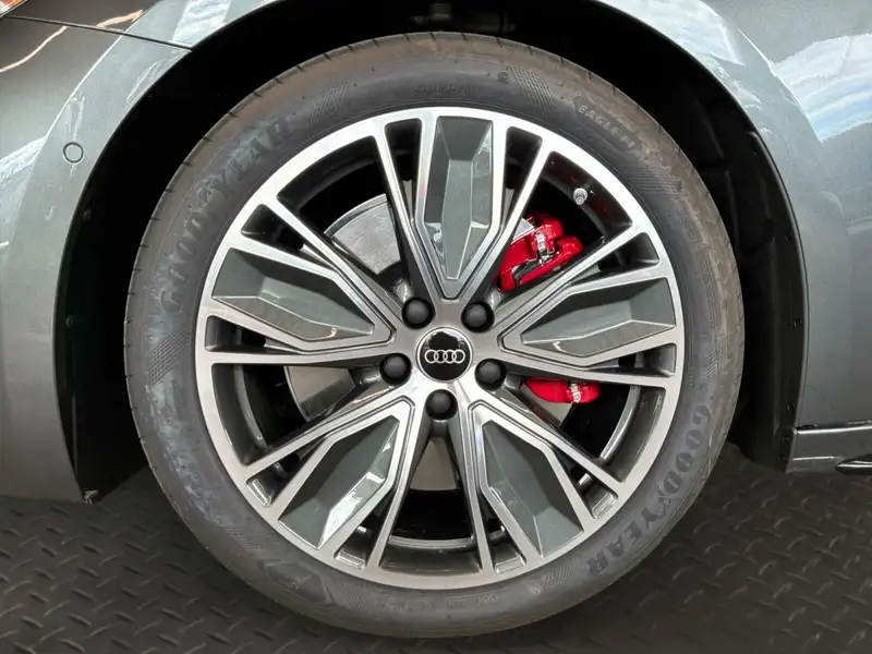 2026 Audi S5 Progressiv, šedá, 90 km, dovoz Kanada — foto 9 z 12