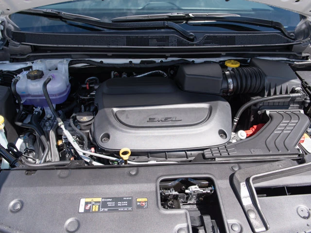 2027 Chrysler Pacifica Select*, bílá, dovoz Kanada — foto 8 z 20