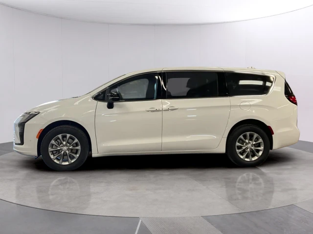 2027 Chrysler Pacifica Select AWD, bílá, 24 km, dovoz Kanada — foto 2 z 5