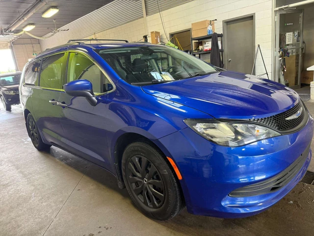 2019 Chrysler Pacifica, 111 908 km, dovoz Kanada — foto 3 z 5