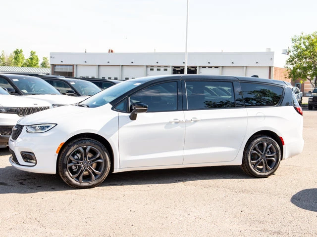2026 Chrysler Pacifica Select* AWD, bílá, dovoz Kanada — foto 2 z 20