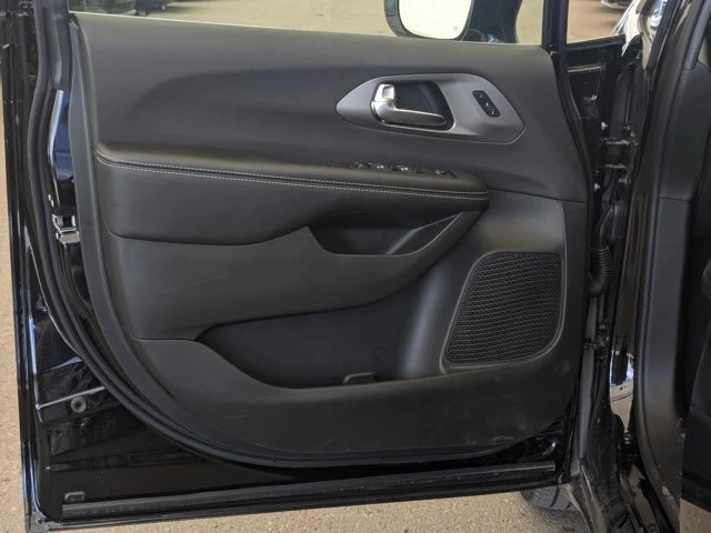 2027 Chrysler Pacifica Select, zelená, 1 km, dovoz Kanada — foto 11 z 20