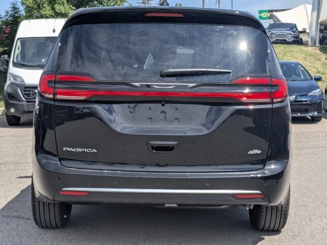2027 Chrysler Pacifica Select, zelená, 1 km, dovoz Kanada — foto 7 z 20