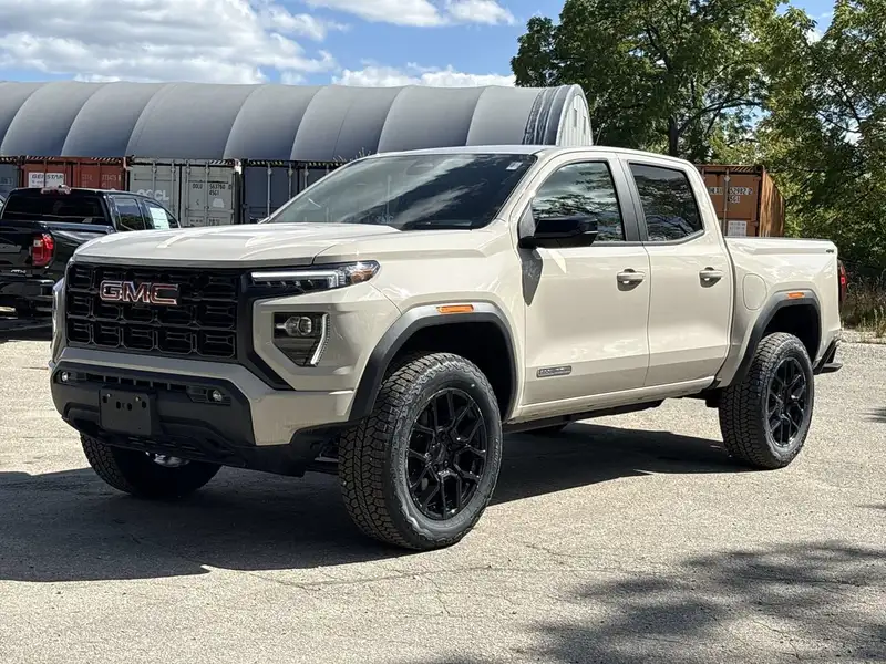 2026 GMC Canyon Elevation, hnědá, 45 km, dovoz Kanada — foto 4 z 12