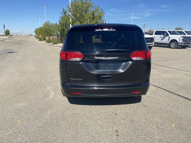 2018 Chrysler Pacifica, černá, 65 028 km, dovoz Kanada — foto 5 z 5