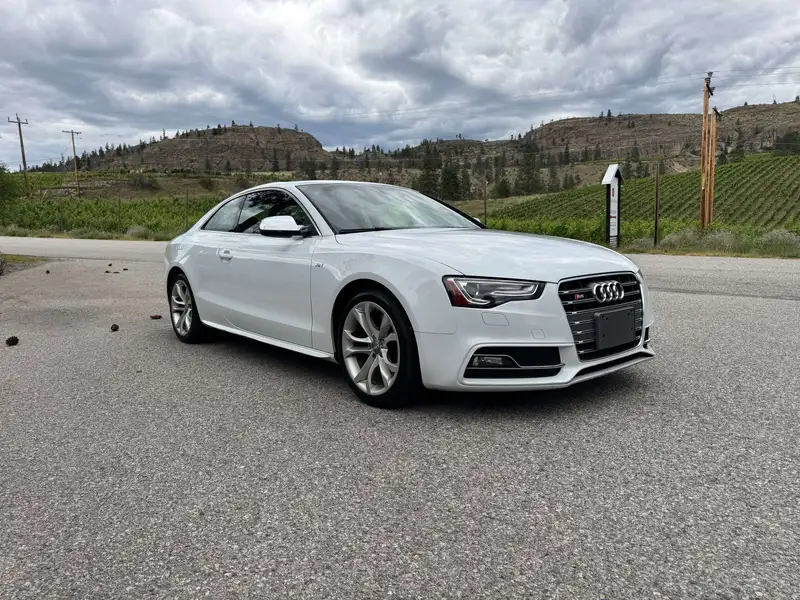 2013 Audi S5 3.0 Supercharged, bílá, 134 874 km, dovoz Kanada — foto 12 z 12