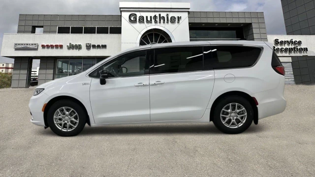 2026 Chrysler Pacifica Select, bílá, 15 km, dovoz Kanada — foto 3 z 5
