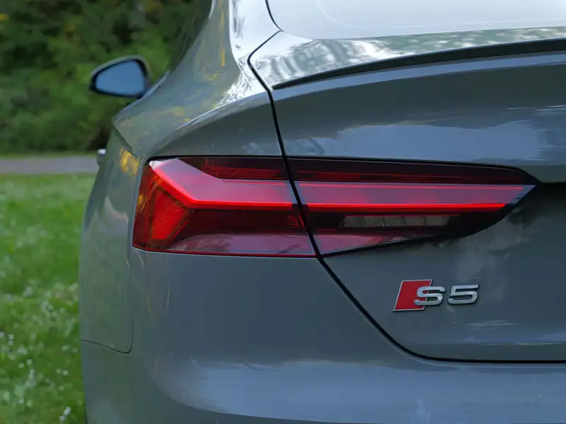 2021 Audi S5 Progressiv, šedá, 49 000 km, dovoz Kanada — foto 11 z 12