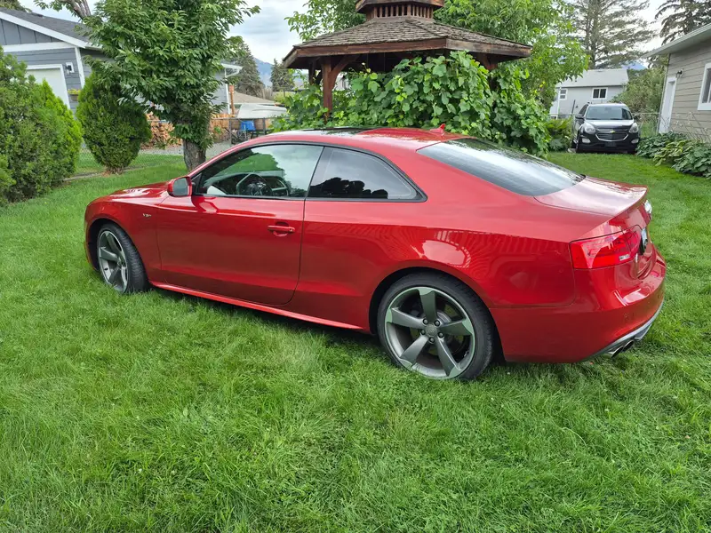2016 Audi S5 Technik Plus, červená, 117 500 km, dovoz Kanada — foto 2 z 8
