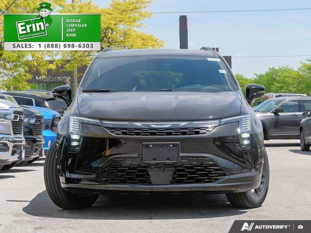 2027 Chrysler Pacifica Select, černá, dovoz Kanada — foto 2 z 5