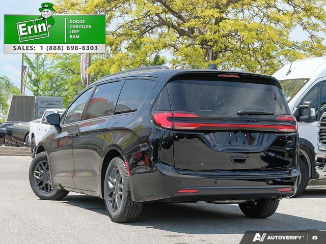 2027 Chrysler Pacifica Select, černá, dovoz Kanada — foto 4 z 5