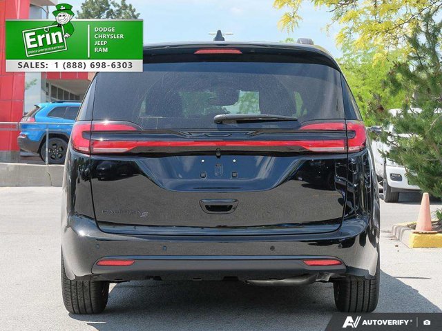 2027 Chrysler Pacifica Select, černá, dovoz Kanada — foto 5 z 5