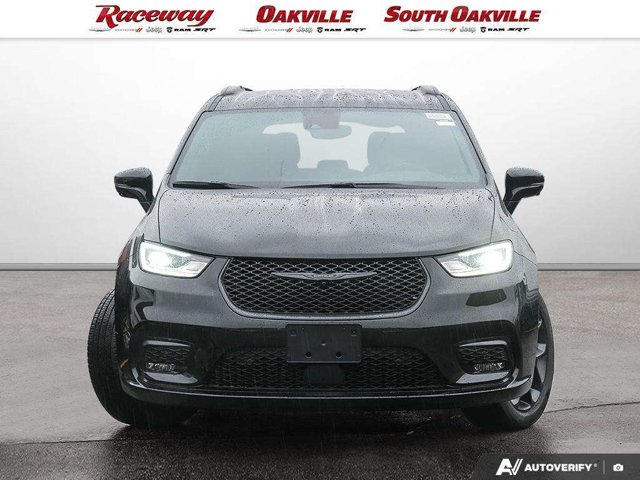 2026 Chrysler Pacifica Select, černá, dovoz Kanada — foto 2 z 5