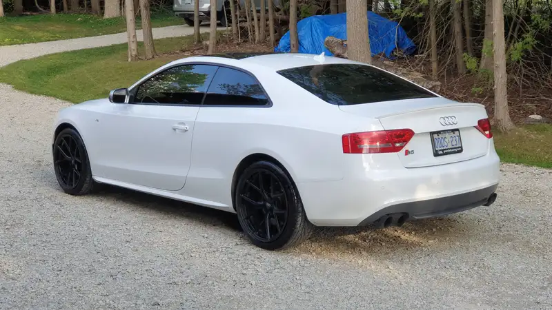 2012 Audi S5, bílá, 167 000 km, dovoz Kanada — foto 2 z 9