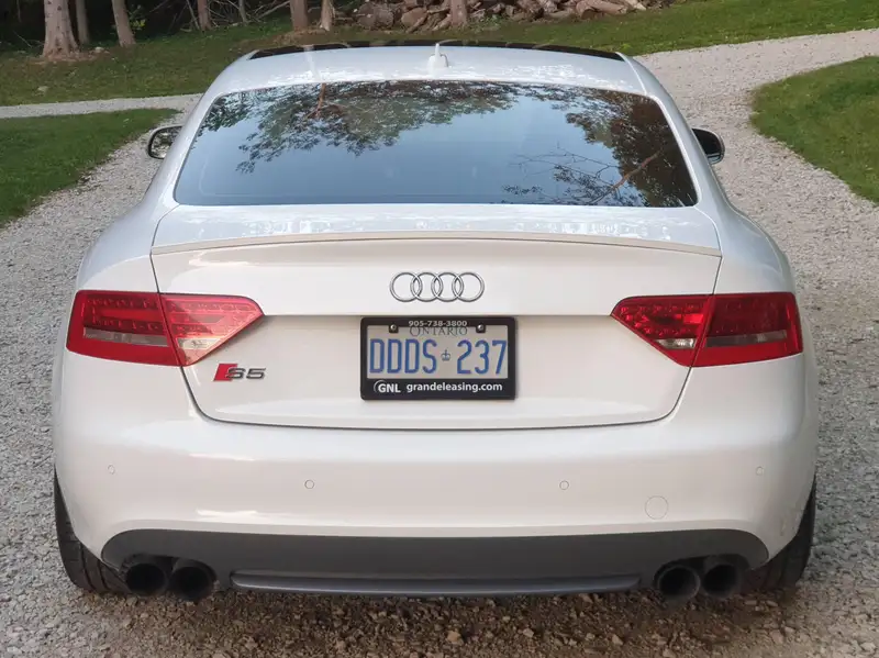 2012 Audi S5, bílá, 167 000 km, dovoz Kanada — foto 3 z 9