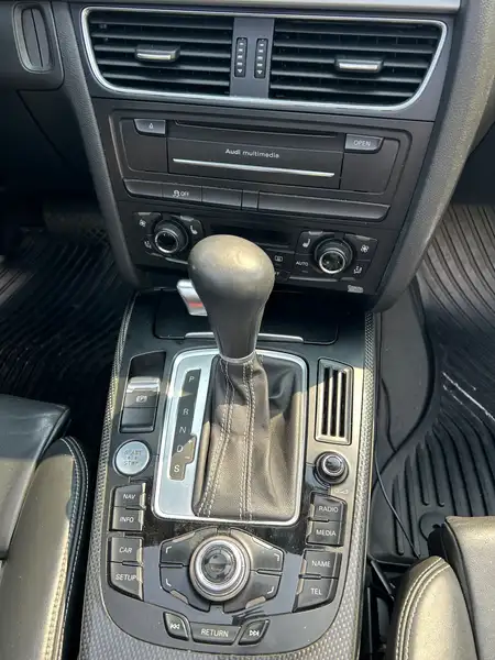 2011 Audi S5, černá, 118 000 km, dovoz Kanada — foto 9 z 12