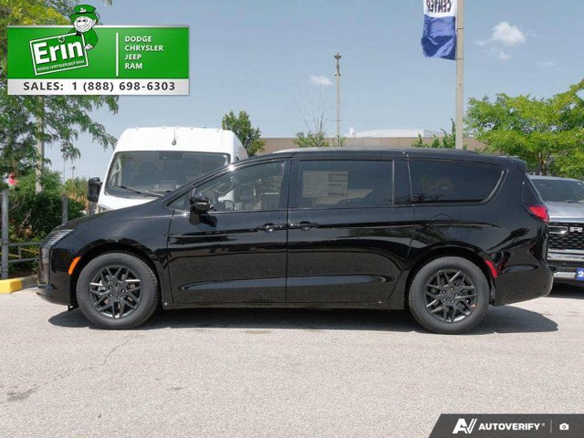 2027 Chrysler Pacifica Select, černá, dovoz Kanada — foto 3 z 5