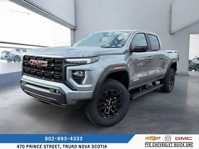 2026 GMC Canyon Elevation, stříbrná, 15 km, dovoz Kanada — foto 9 z 12