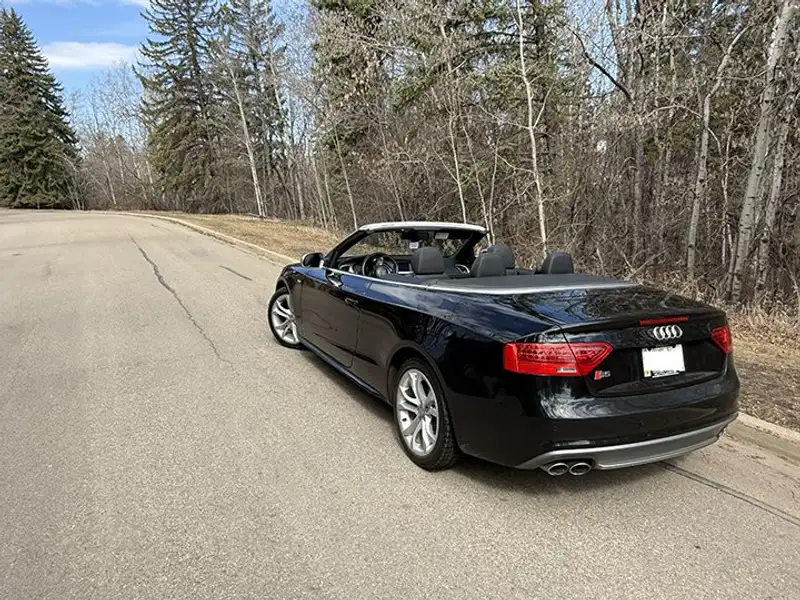 2015 Audi S5 Technik, černá, 35 000 km, dovoz Kanada — foto 8 z 12