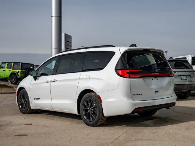 2026 Chrysler Pacifica Select, bílá, 17 km, dovoz Kanada — foto 6 z 20