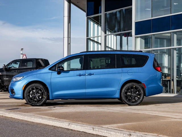 2026 Chrysler Pacifica Select, modrá, 25 km, dovoz Kanada — foto 4 z 20