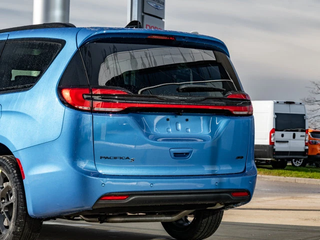2026 Chrysler Pacifica Select, modrá, 25 km, dovoz Kanada — foto 6 z 20