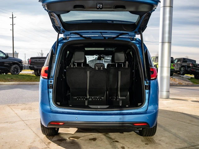 2026 Chrysler Pacifica Select, modrá, 25 km, dovoz Kanada — foto 7 z 20