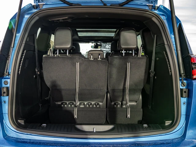 2026 Chrysler Pacifica Select, modrá, 25 km, dovoz Kanada — foto 8 z 20