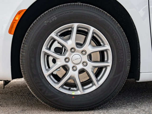 2027 Chrysler Pacifica Select, bílá, 17 km, dovoz Kanada — foto 15 z 20
