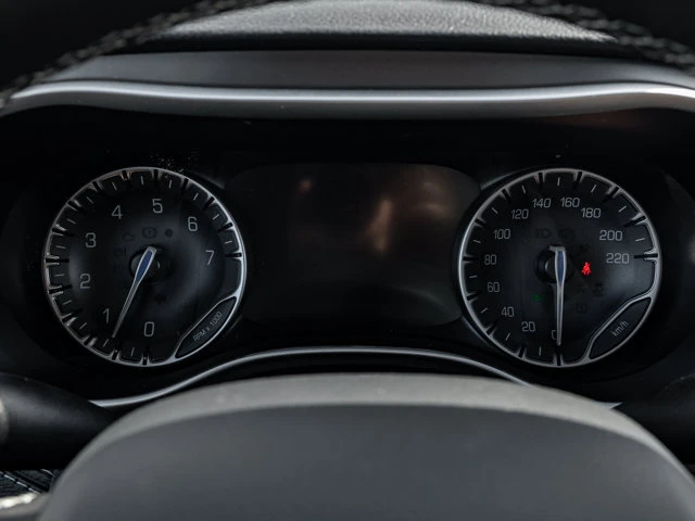 2027 Chrysler Pacifica Select, bílá, 17 km, dovoz Kanada — foto 4 z 20