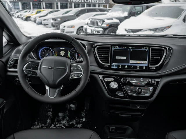 2026 Chrysler Pacifica Select, stříbrná, 100 km, dovoz Kanada — foto 3 z 20