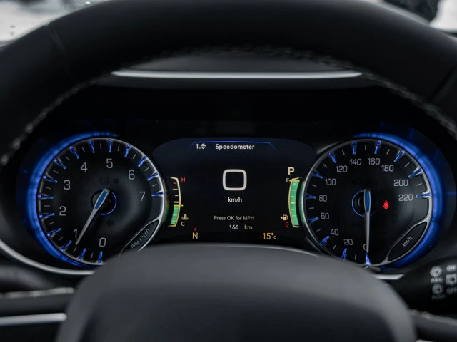 2026 Chrysler Pacifica Select, stříbrná, 100 km, dovoz Kanada — foto 4 z 20
