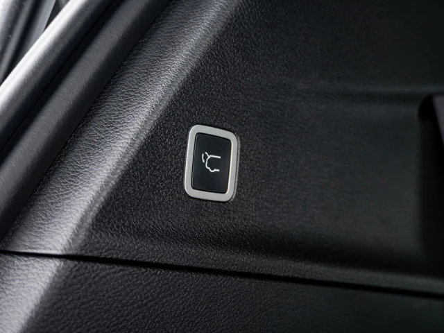 2026 Chrysler Pacifica Select, stříbrná, 100 km, dovoz Kanada — foto 9 z 20
