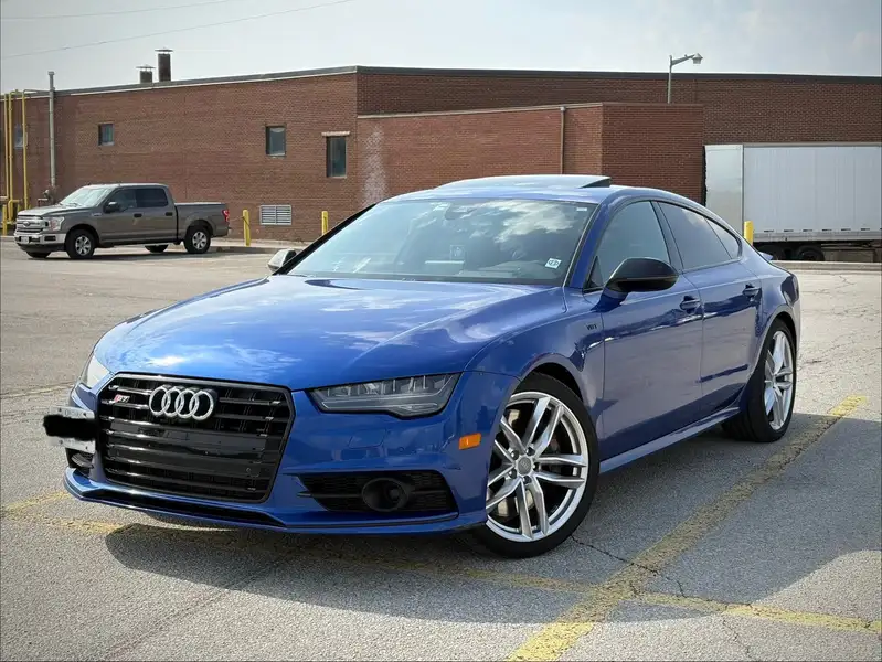 2016 Audi S7, modrá, 192 000 km, dovoz Kanada — foto 1 z 12 2016 Audi S7, modrá, 192 000 km, dovoz Kanada — foto 1 z 12