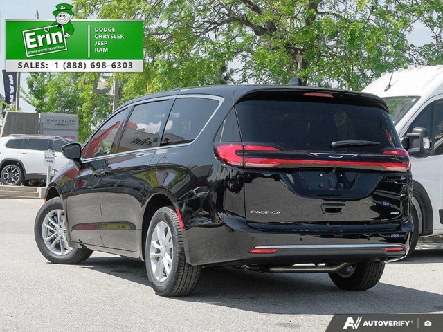 2027 Chrysler Pacifica Select, černá, dovoz Kanada — foto 4 z 5