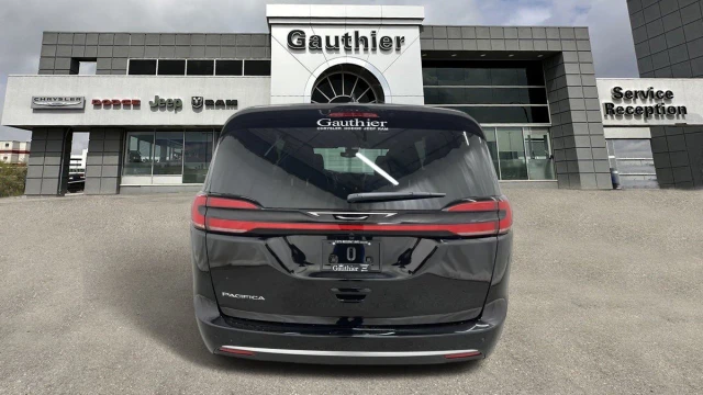 2027 Chrysler Pacifica Select, černá, 15 km, dovoz Kanada — foto 5 z 5
