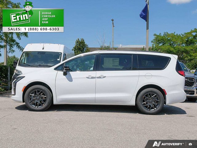 2027 Chrysler Pacifica Select, bílá, dovoz Kanada — foto 3 z 5
