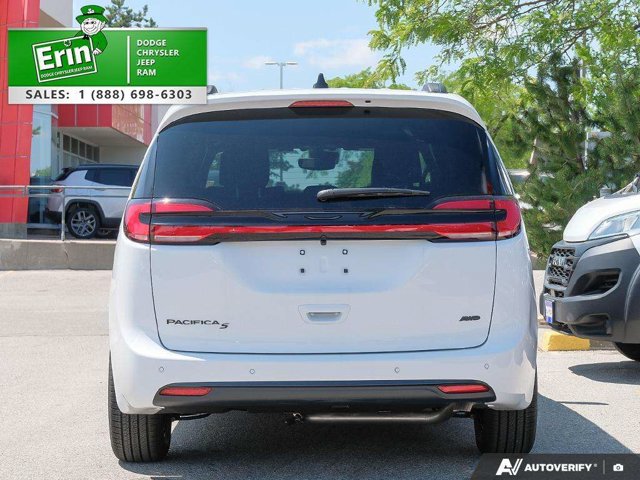 2027 Chrysler Pacifica Select, bílá, dovoz Kanada — foto 5 z 5