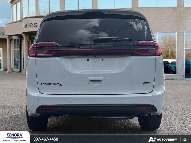 2027 Chrysler Pacifica SELECT, bílá, 21 km, dovoz Kanada — foto 5 z 5
