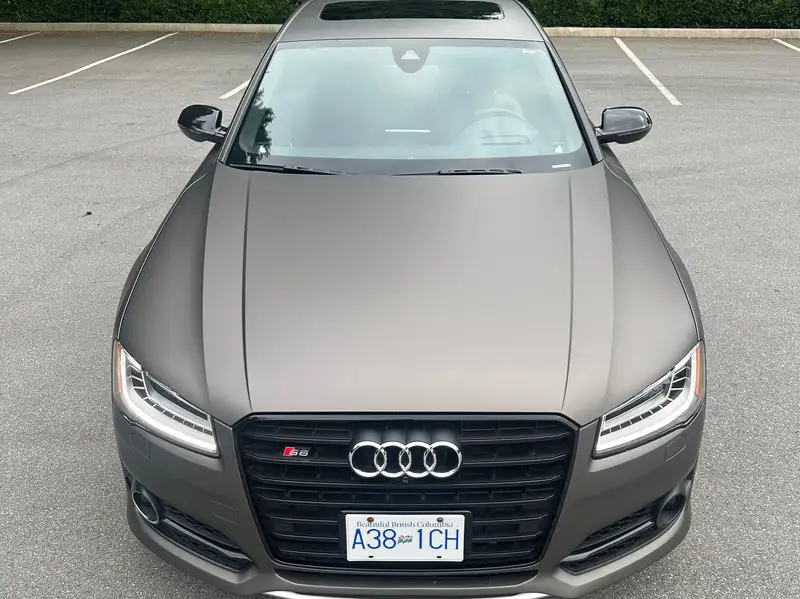 2016 Audi S8 Plus, černá, 31 000 km, dovoz Kanada — foto 11 z 12