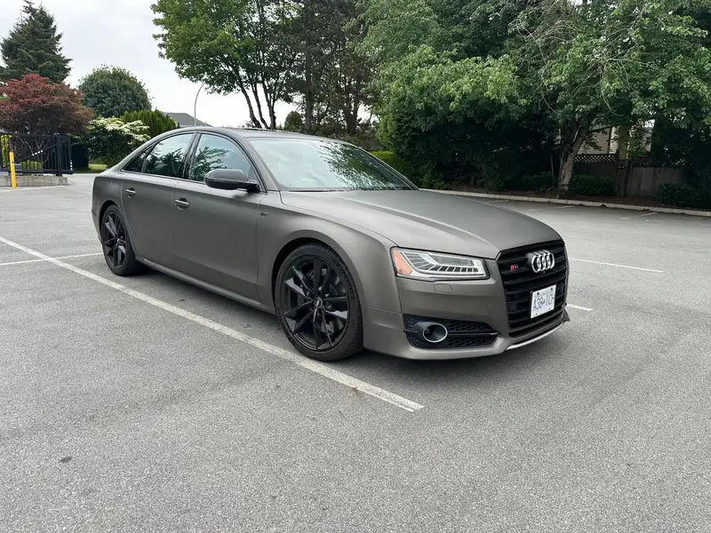 2016 Audi S8 Plus, černá, 31 000 km, dovoz Kanada — foto 12 z 12