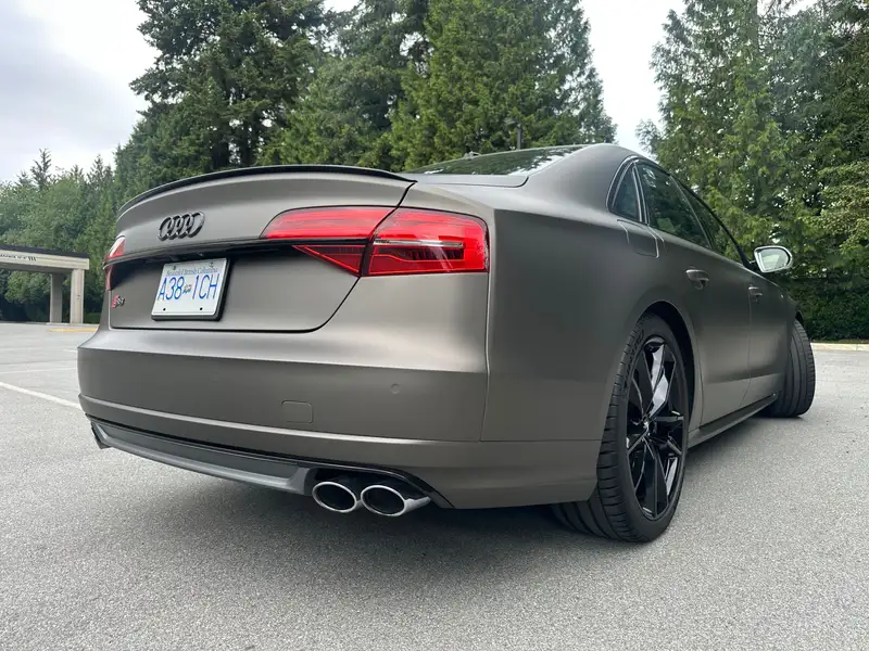 2016 Audi S8 Plus, černá, 31 000 km, dovoz Kanada — foto 5 z 12