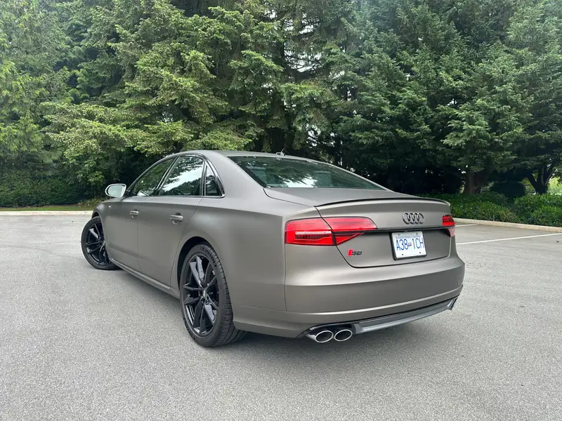 2016 Audi S8 Plus, černá, 31 000 km, dovoz Kanada — foto 6 z 12