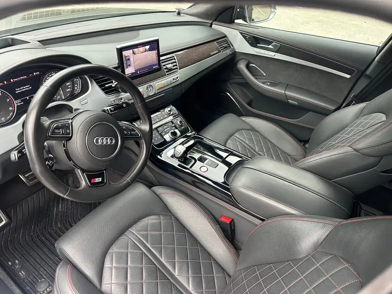 2016 Audi S8 Plus, černá, 31 000 km, dovoz Kanada — foto 7 z 12