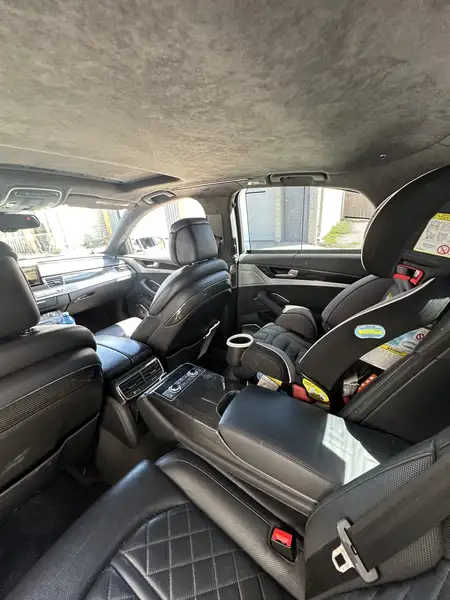 2014 Audi S8 4dr Sdn, 104 500 km, dovoz Kanada — foto 10 z 12